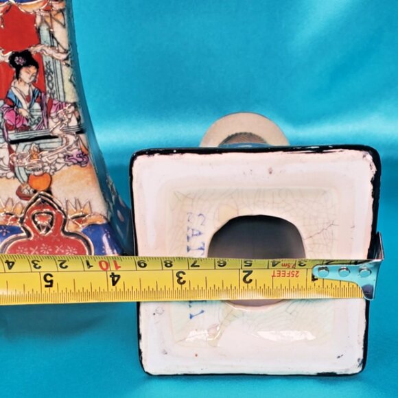 Satsuma Candlestick Holders, Elegant Geisha Design, Japan - Picture 7 of 7